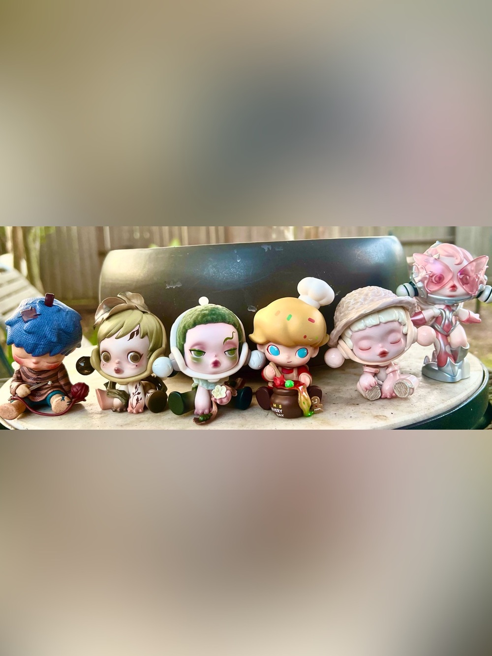 DIMOO WORKD set of 6